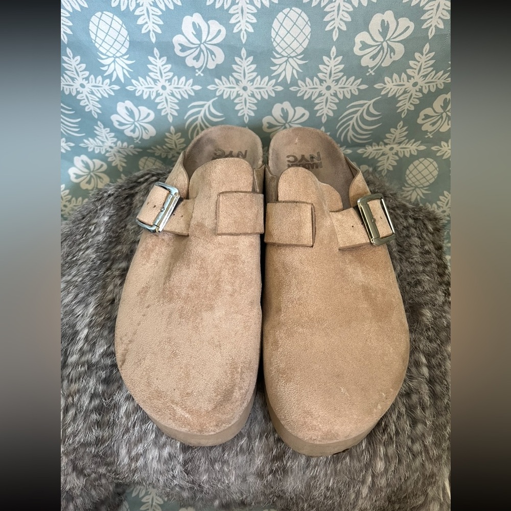 Madden NYC Tan MicroSuede Women's Platform Clogs 
Size 11